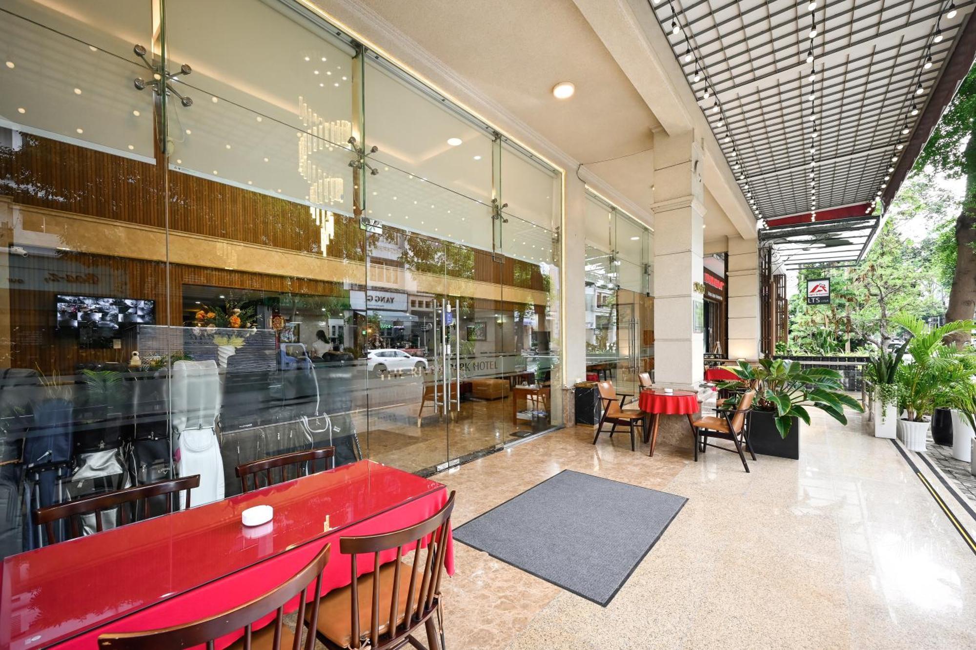 RedDoorz PremiumThe River Park Hotel Ho Chi Minh-byen Eksteriør bilde