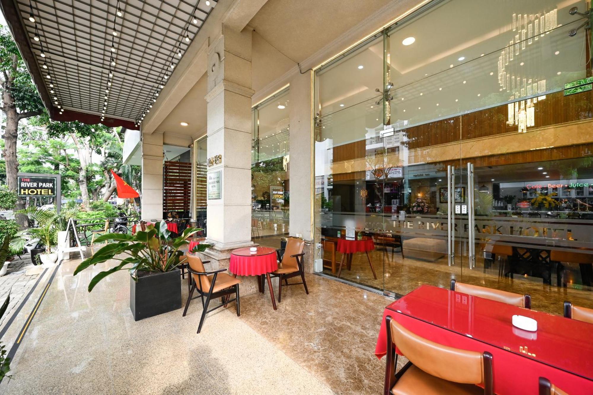 RedDoorz PremiumThe River Park Hotel Ho Chi Minh-byen Eksteriør bilde
